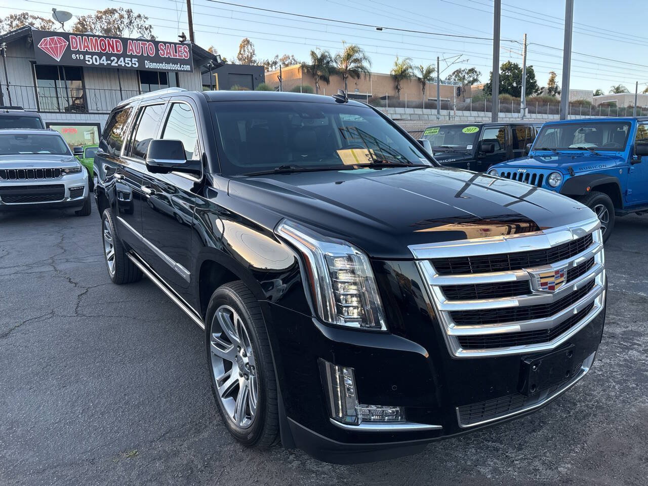Used 2016 Cadillac Escalade ESV Premium AWD/4WD image 4