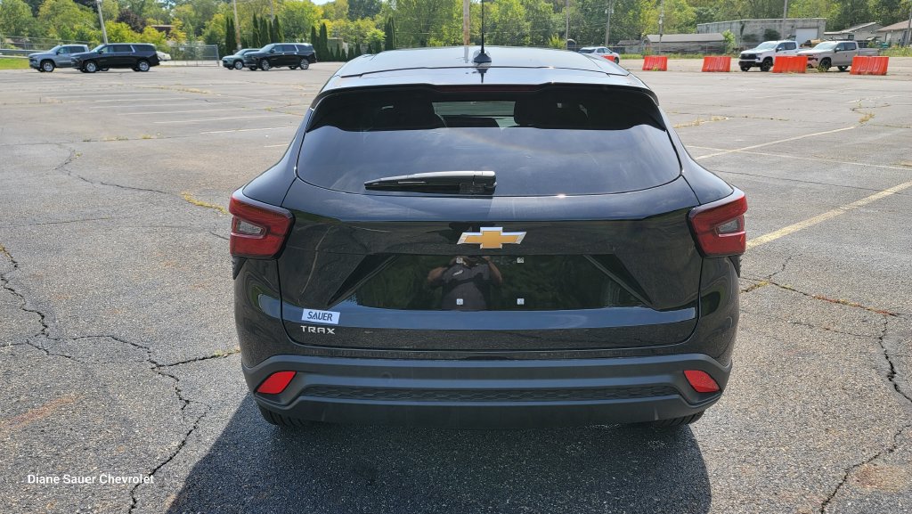 New 2026 Chevrolet Trax LS FWD image 10
