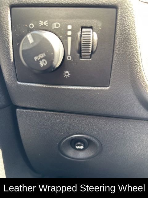 Used 2010 Dodge Challenger SE image 23