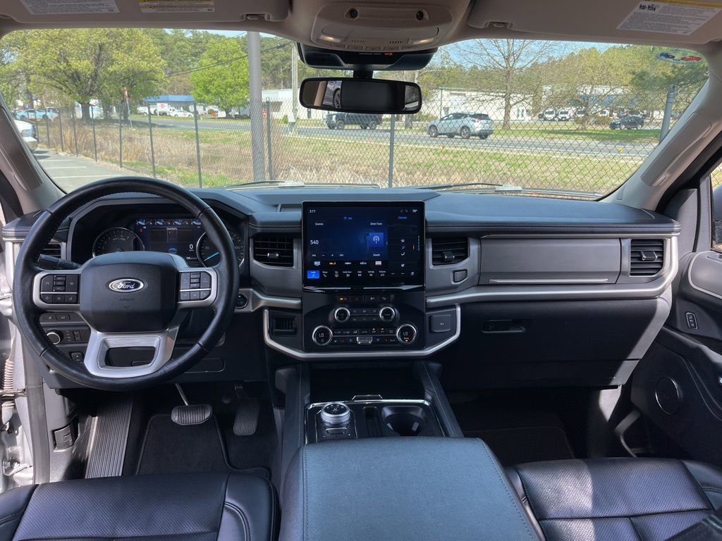 Used 2024 Ford Expedition Max XLT image 7
