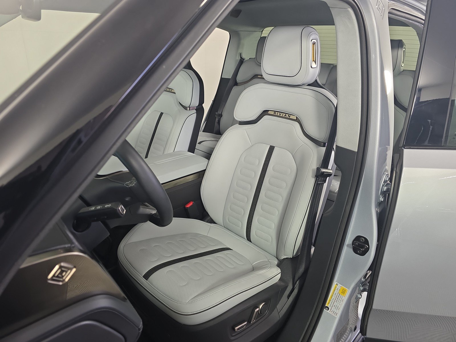 Used 2023 Rivian R1T Adventure AWD/4WD image 20