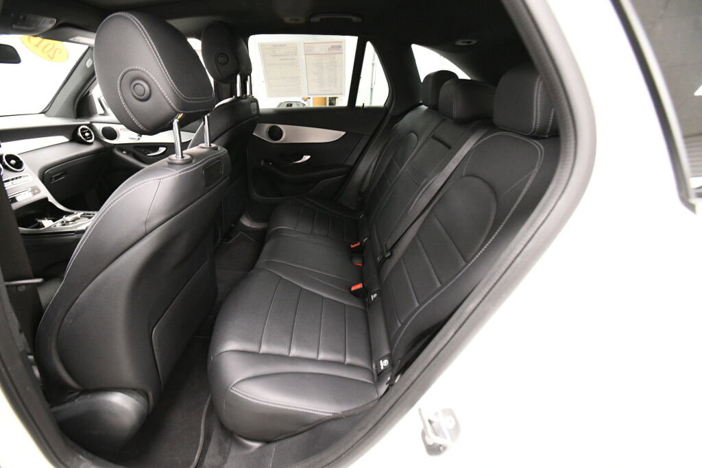 Used 2019 Mercedes-Benz GLC 300 4MATIC image 24
