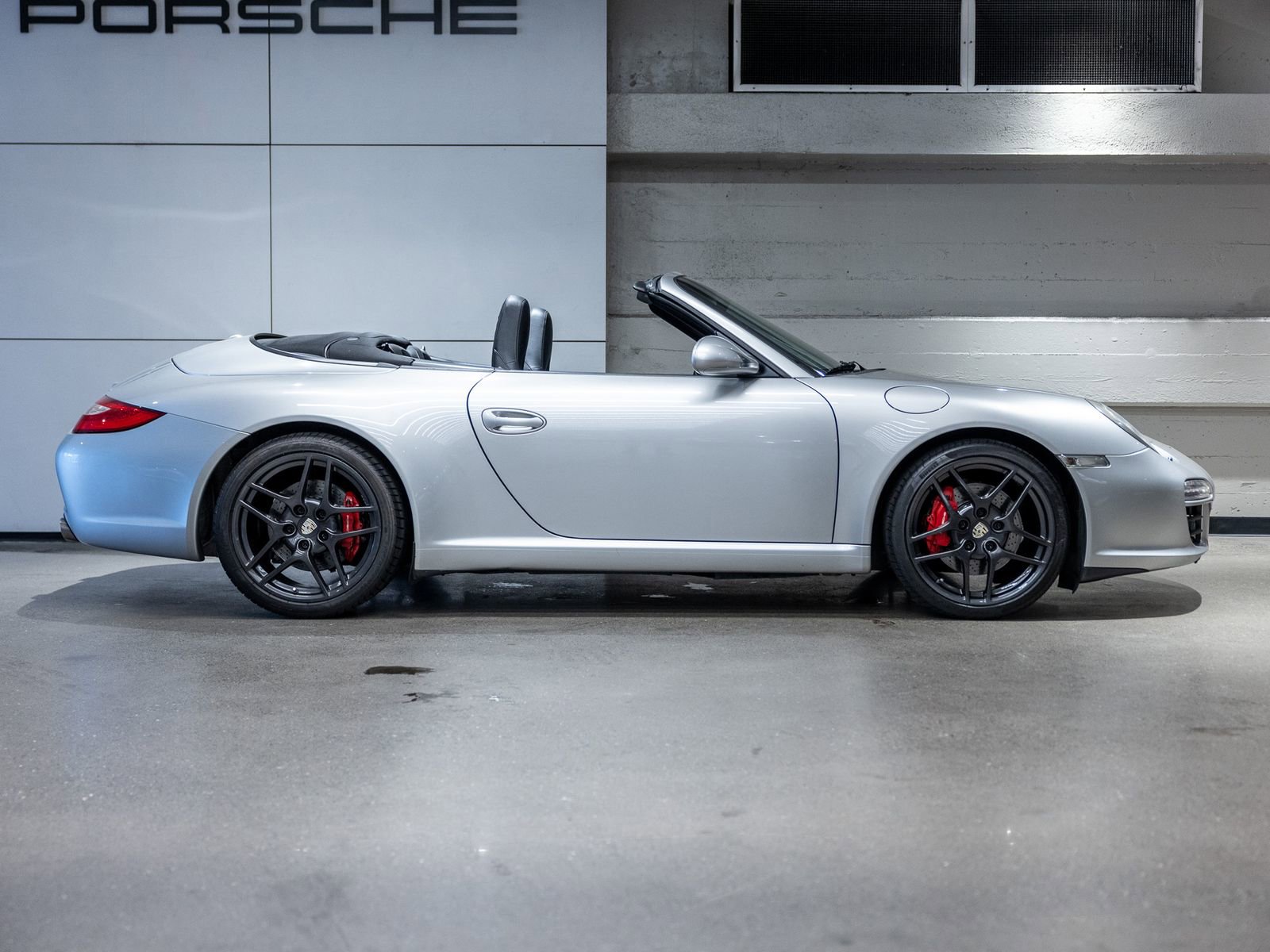 Used 2009 Porsche 911 Carrera S image 16