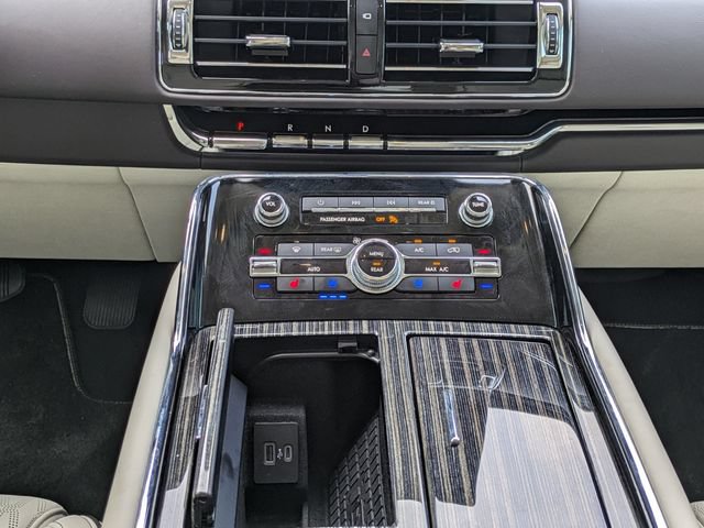 Used 2024 Lincoln Navigator Black Label AWD/4WD image 21