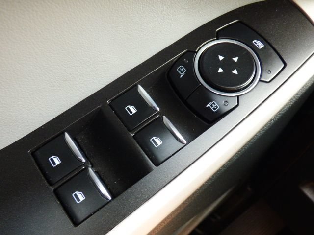Used 2024 Ford Explorer XLT w/ Equipment Group 202A RWD image 34