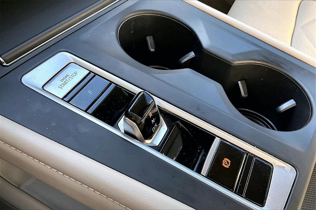 Certified 2024 Volkswagen Atlas SE image 28