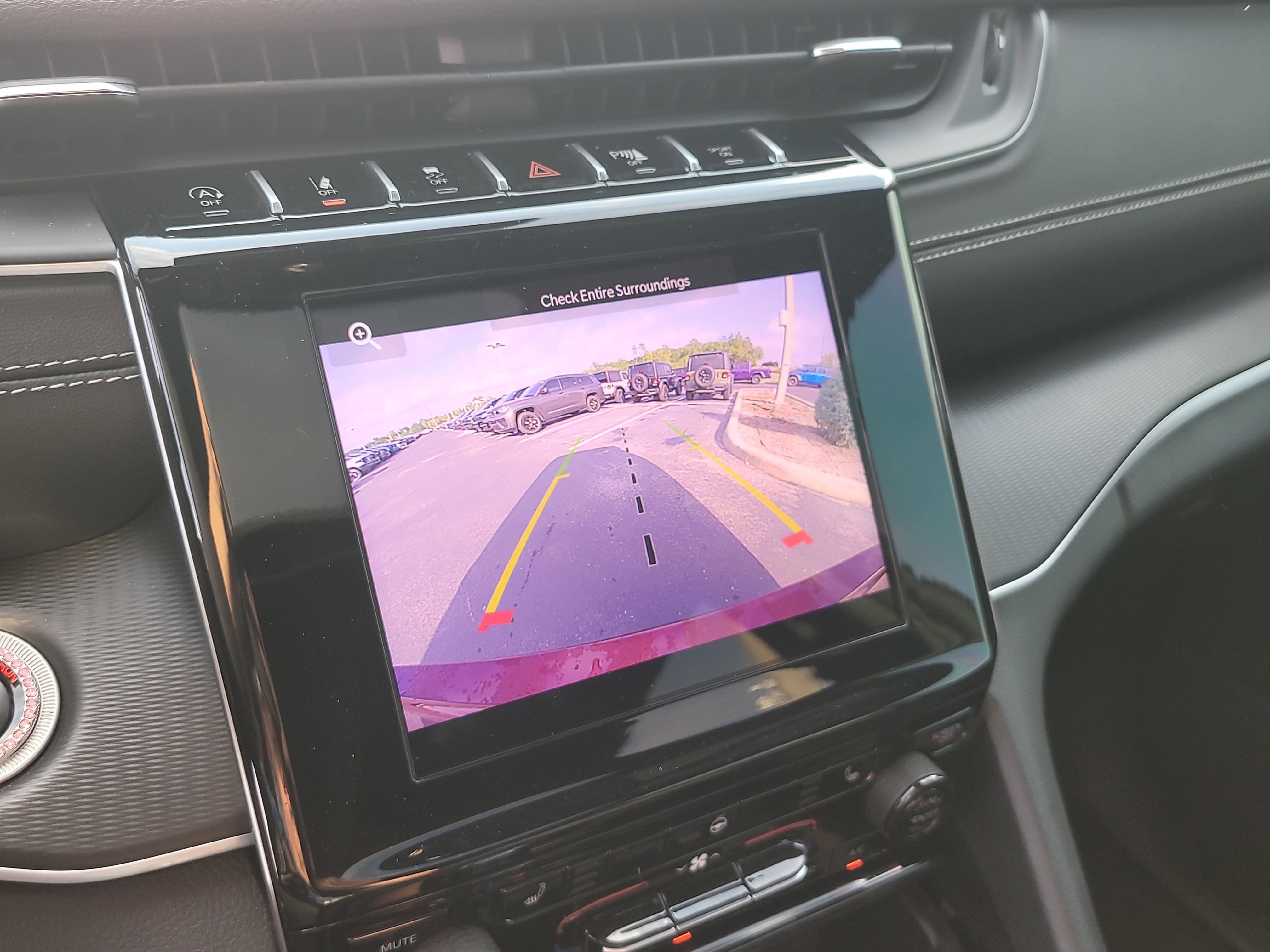 Used 2025 Jeep Grand Cherokee L Altitude image 24