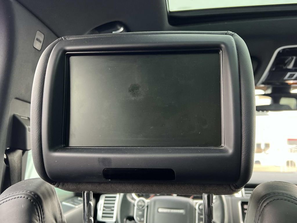 Used 2015 Land Rover Range Rover Supercharged image 17