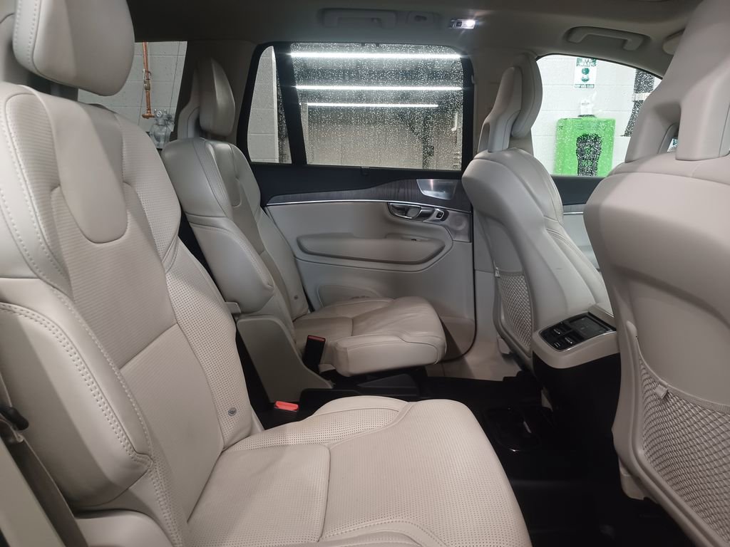 Used 2021 Volvo XC90 T6 Inscription w/ Protection Package Premier image 11
