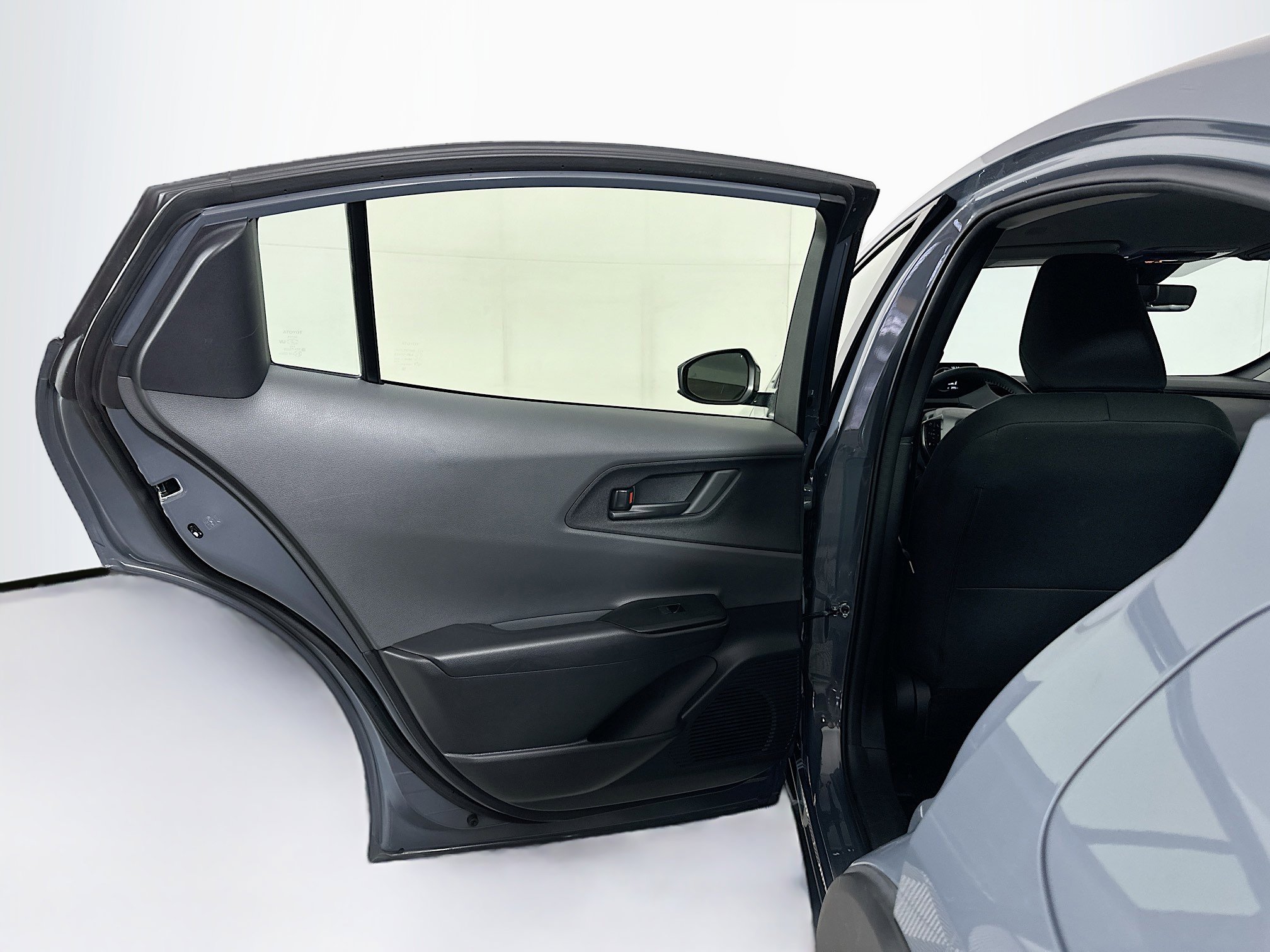 Used 2025 Toyota Prius LE image 26