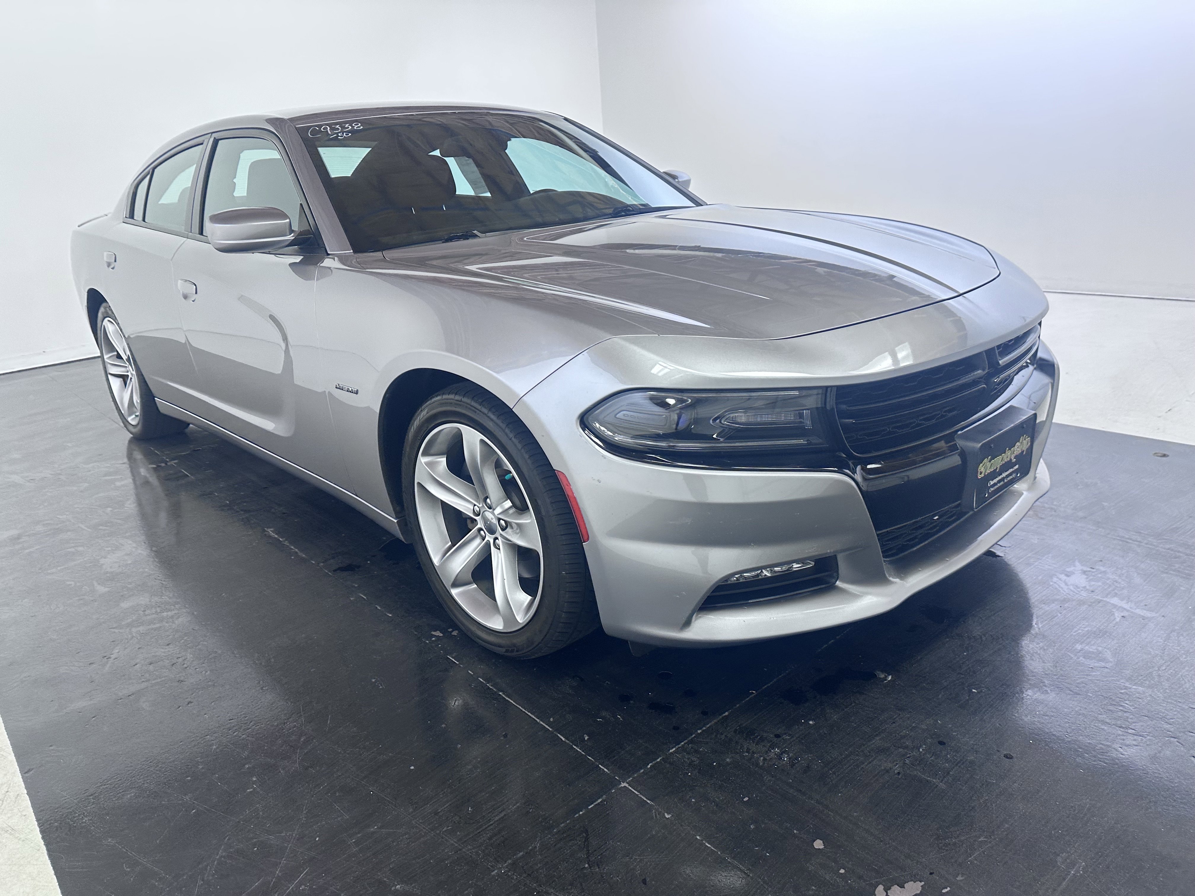 Used 2016 Dodge Charger R/T RWD image 2