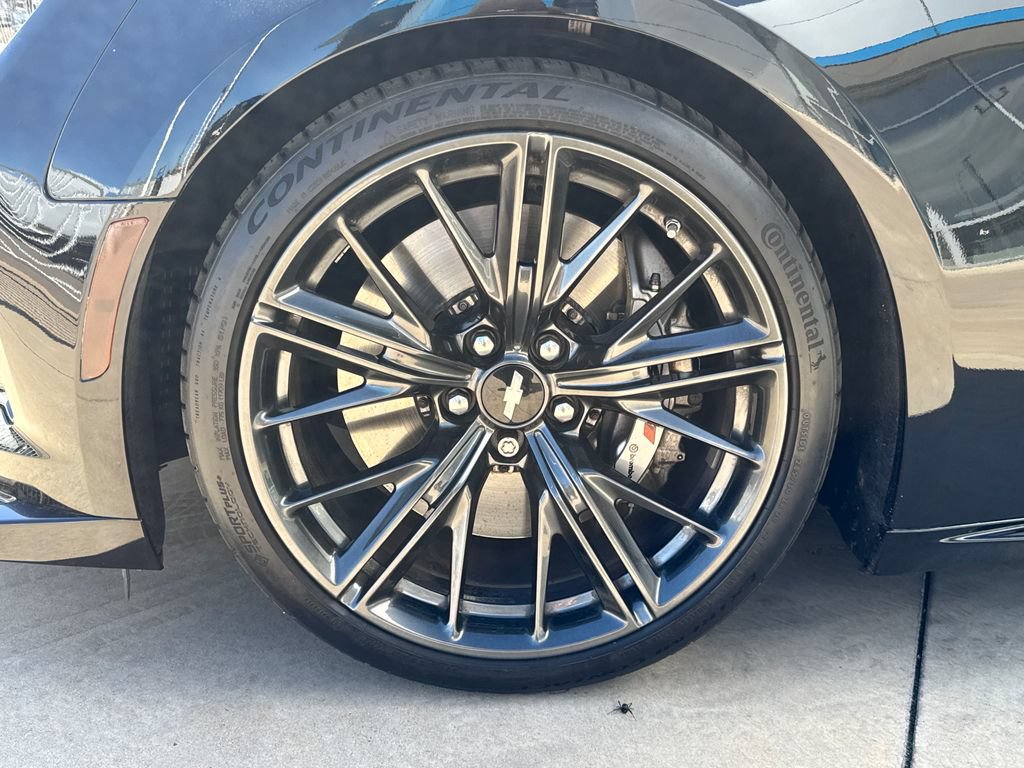 Used 2018 Chevrolet Camaro ZL1 RWD image 26
