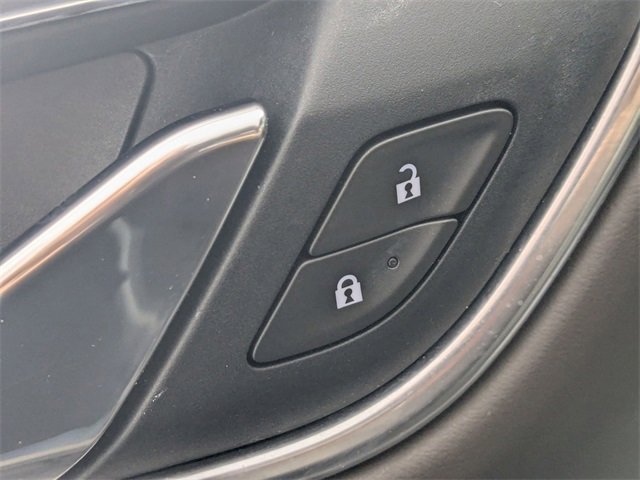 Used 2021 GMC Yukon XL SLT w/ SLT Luxury Plus Package image 10