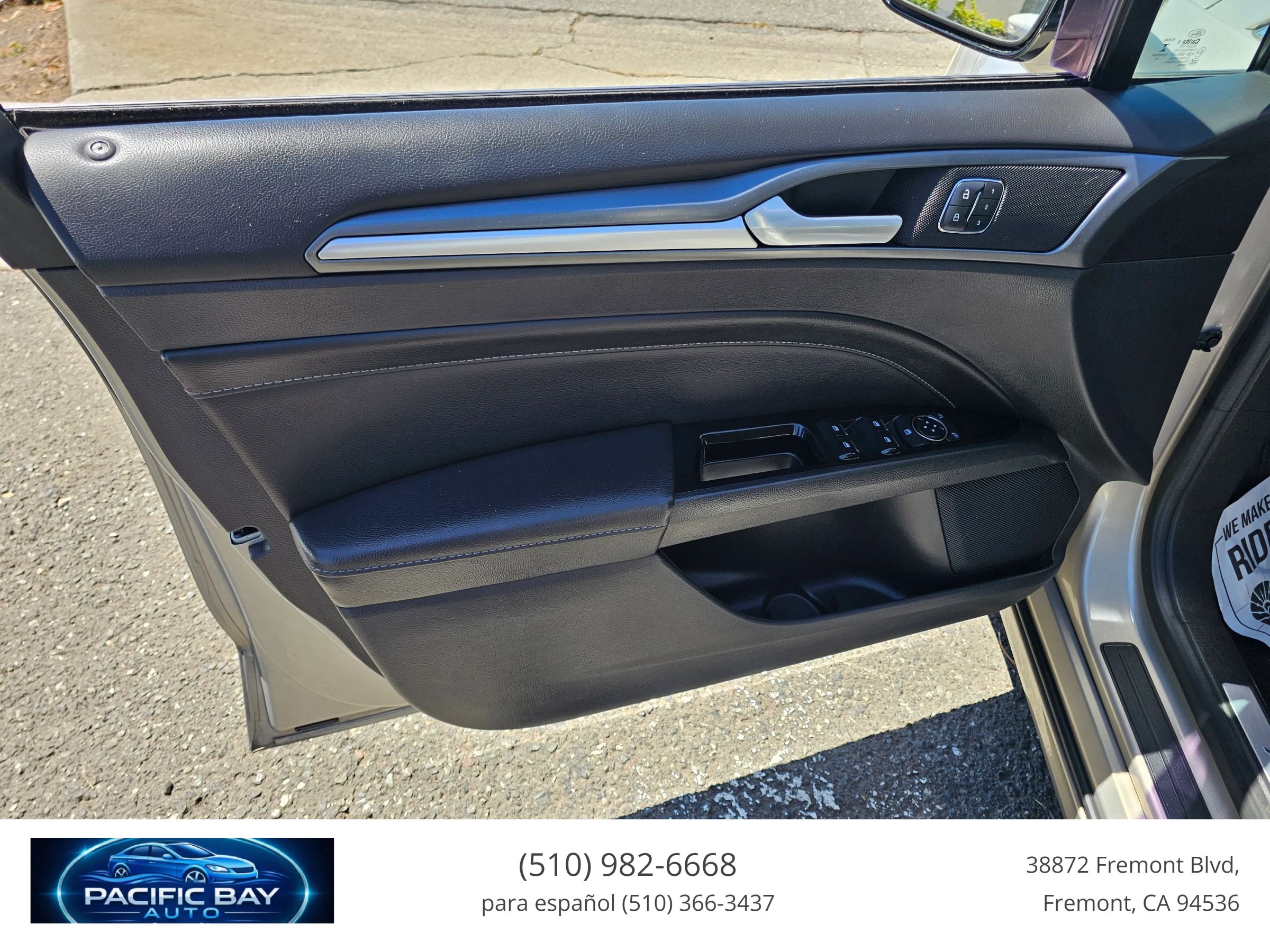 Used 2015 Ford Fusion Energi Titanium FWD image 11