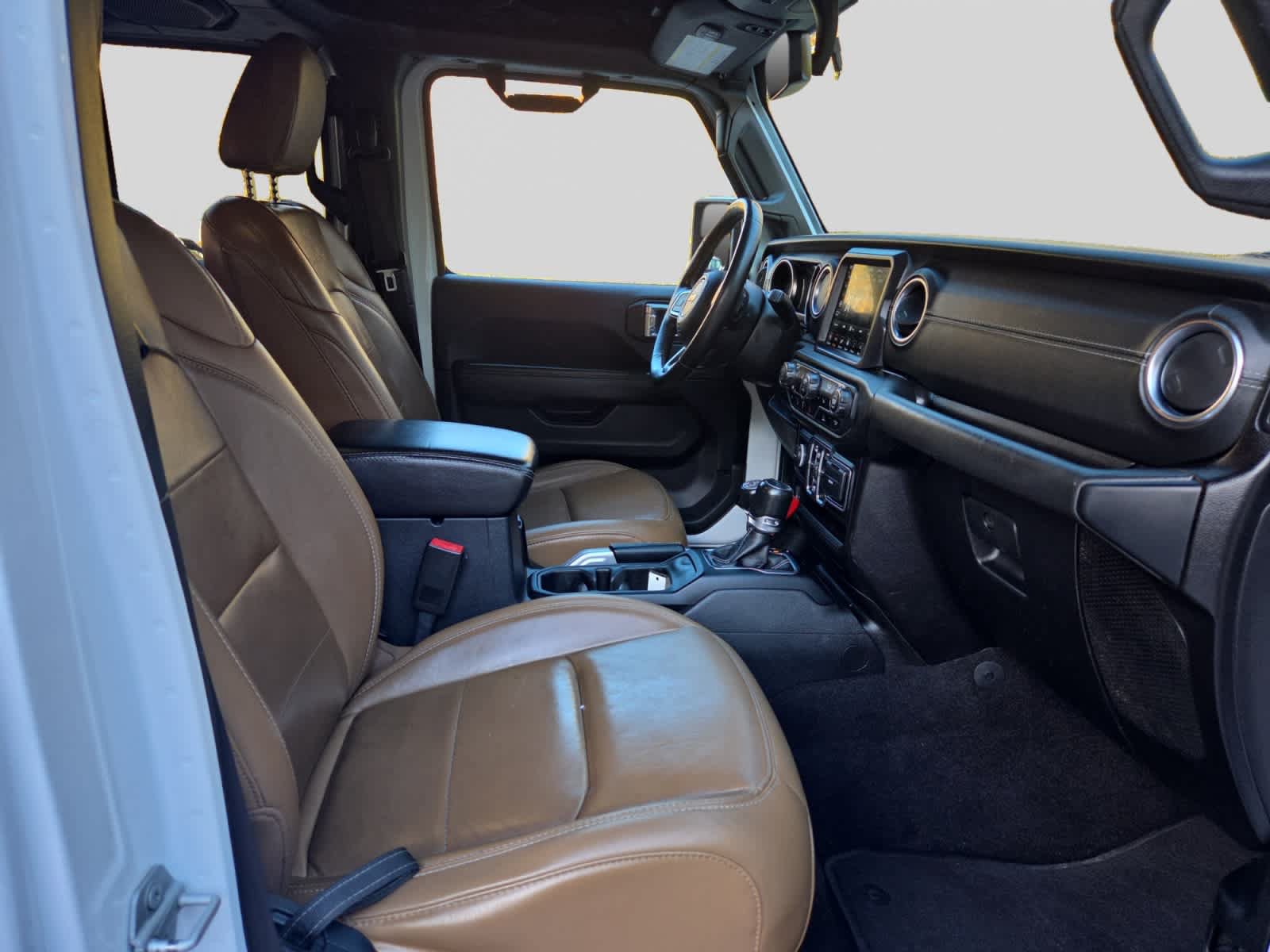 Used 2021 Jeep Wrangler Unlimited Sahara w/ Dual Top Group AWD/4WD image 20