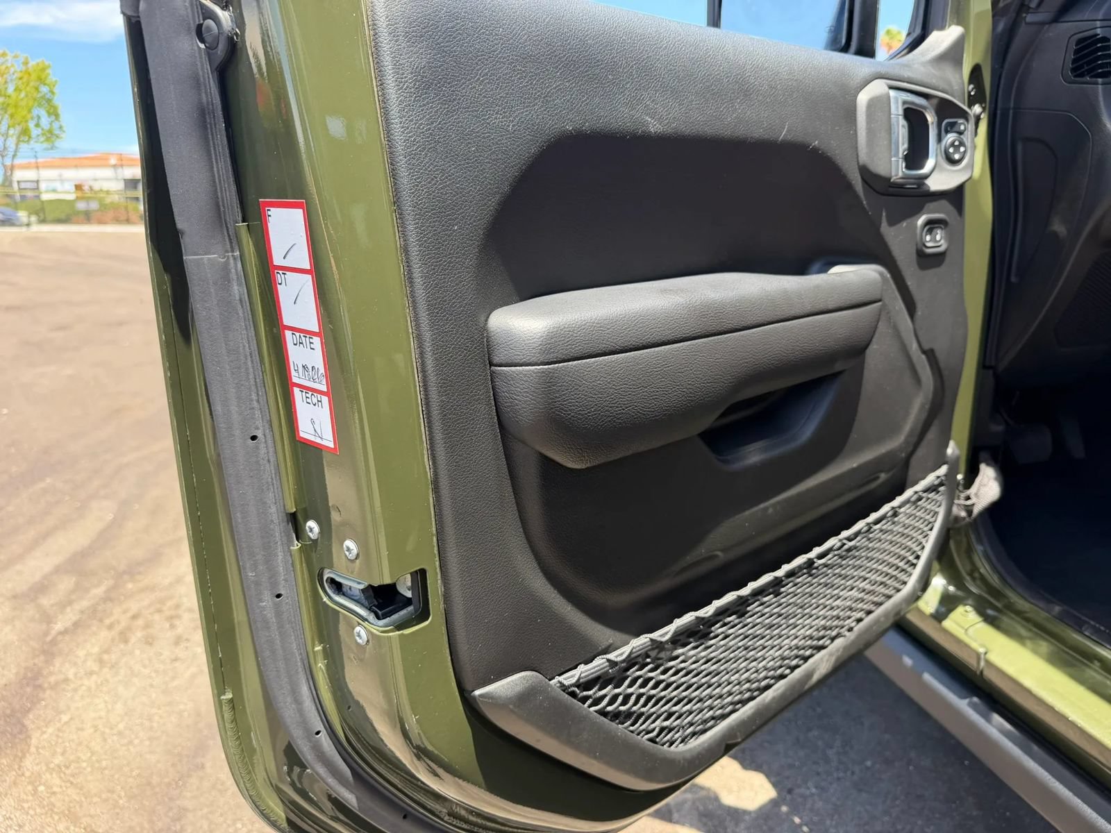 Used 2023 Jeep Wrangler Unlimited w/ Sun & Screen Package AWD/4WD image 9