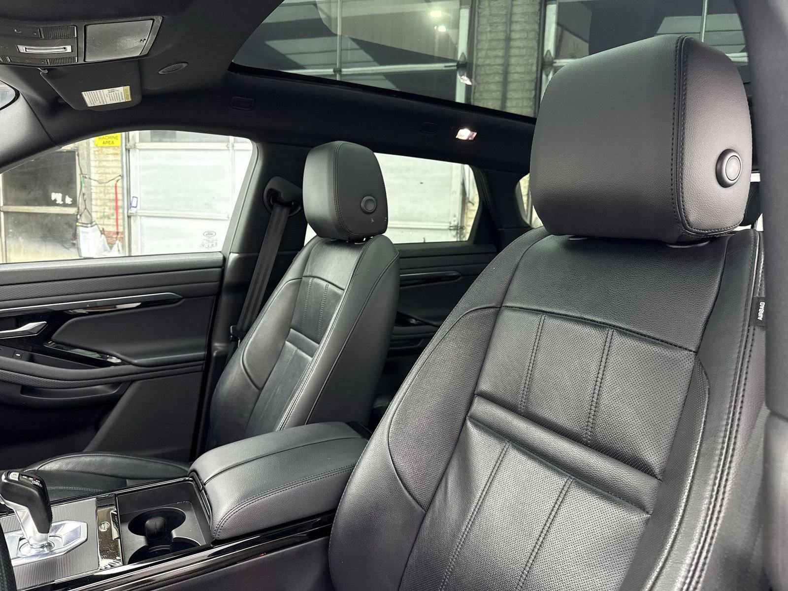 Used 2022 Land Rover Range Rover Evoque R-Dynamic S AWD/4WD image 10