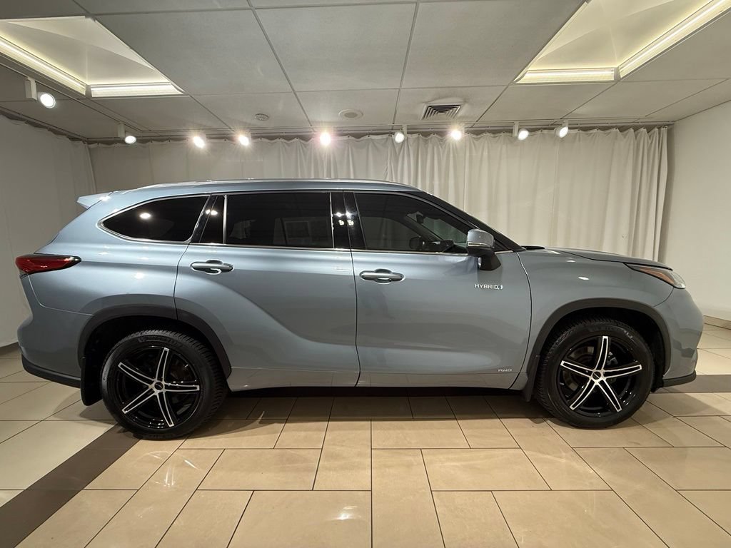 Certified 2021 Toyota Highlander Limited AWD/4WD image 6