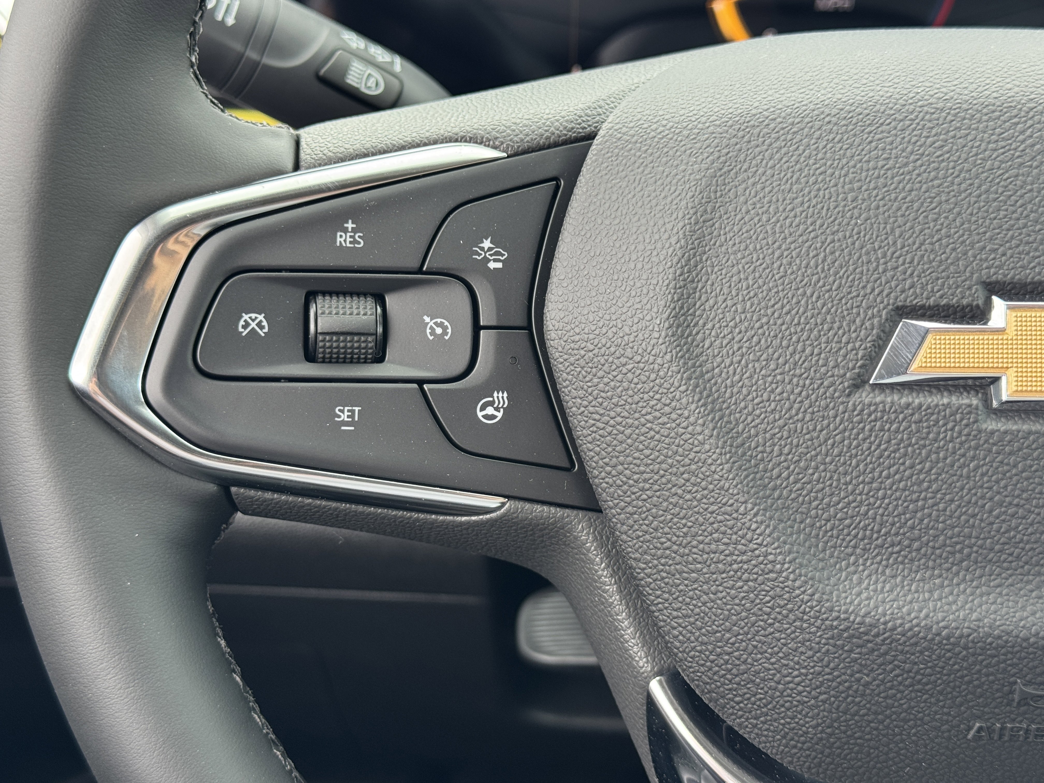 New 2025 Chevrolet Trax LT w/ LT Convenience Package image 24