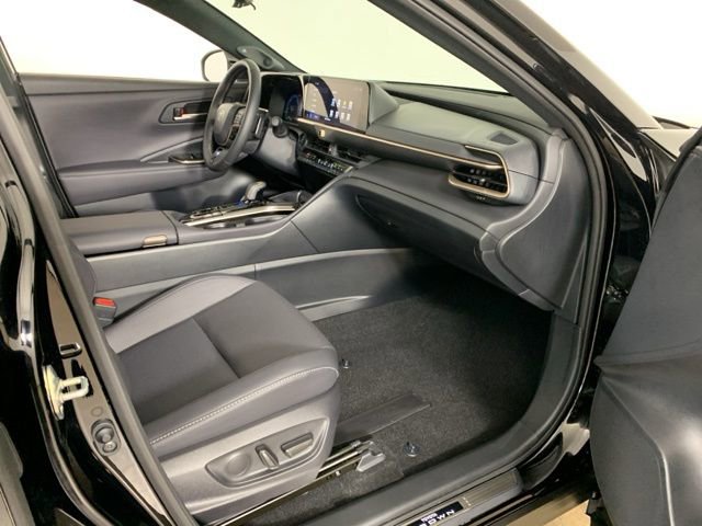 Used 2025 Toyota Crown Signia Limited image 39
