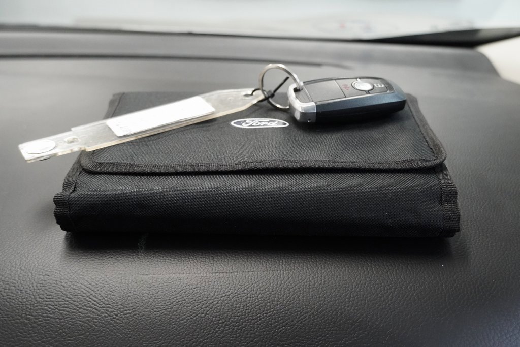 Used 2019 Ford Edge SEL image 36