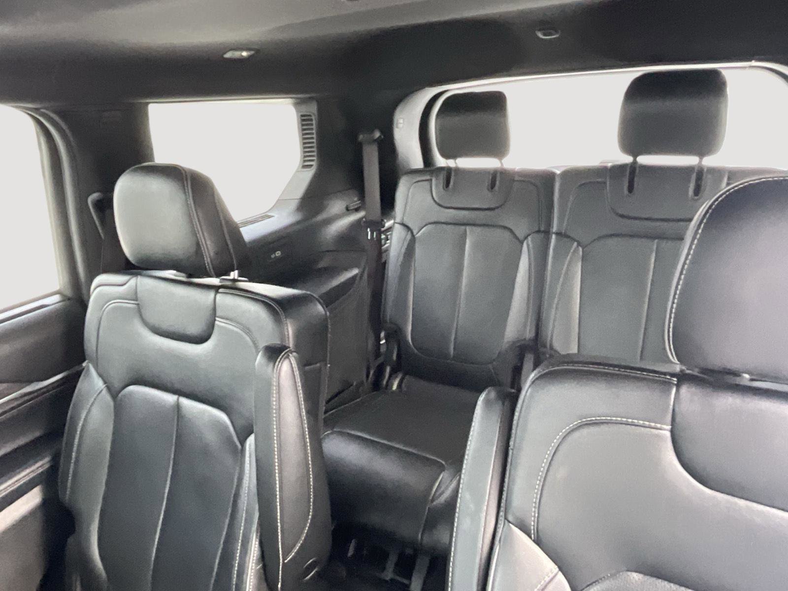 Used 2022 Jeep Grand Cherokee L Overland w/ Luxury Tech Group IV image 21