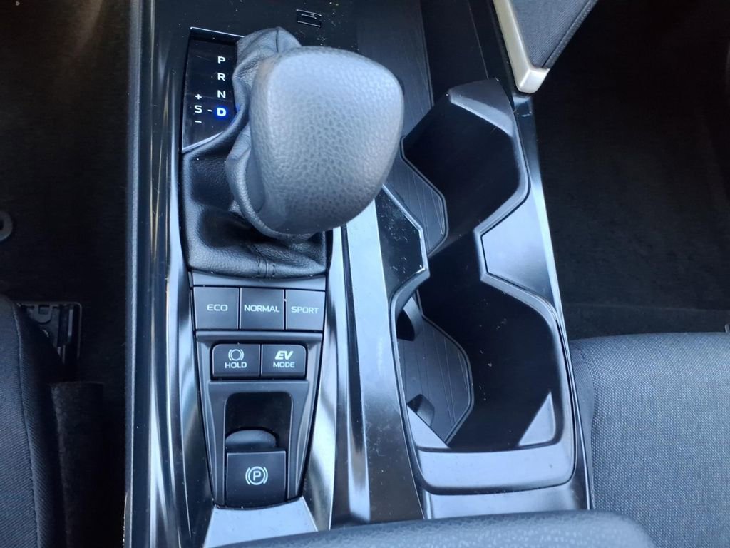 Used 2025 Toyota Camry LE image 24