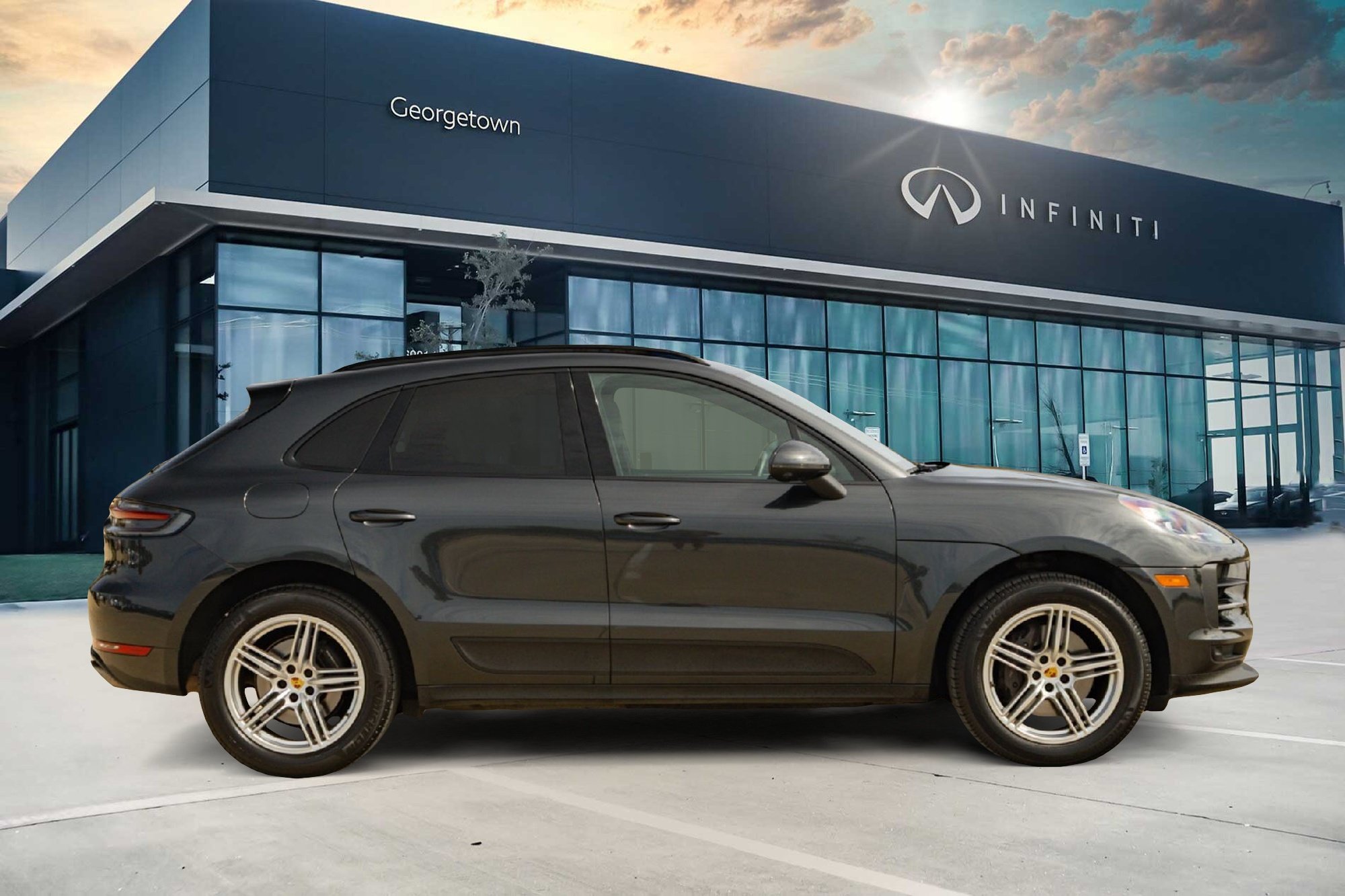 Used 2021 Porsche Macan AWD/4WD image 5
