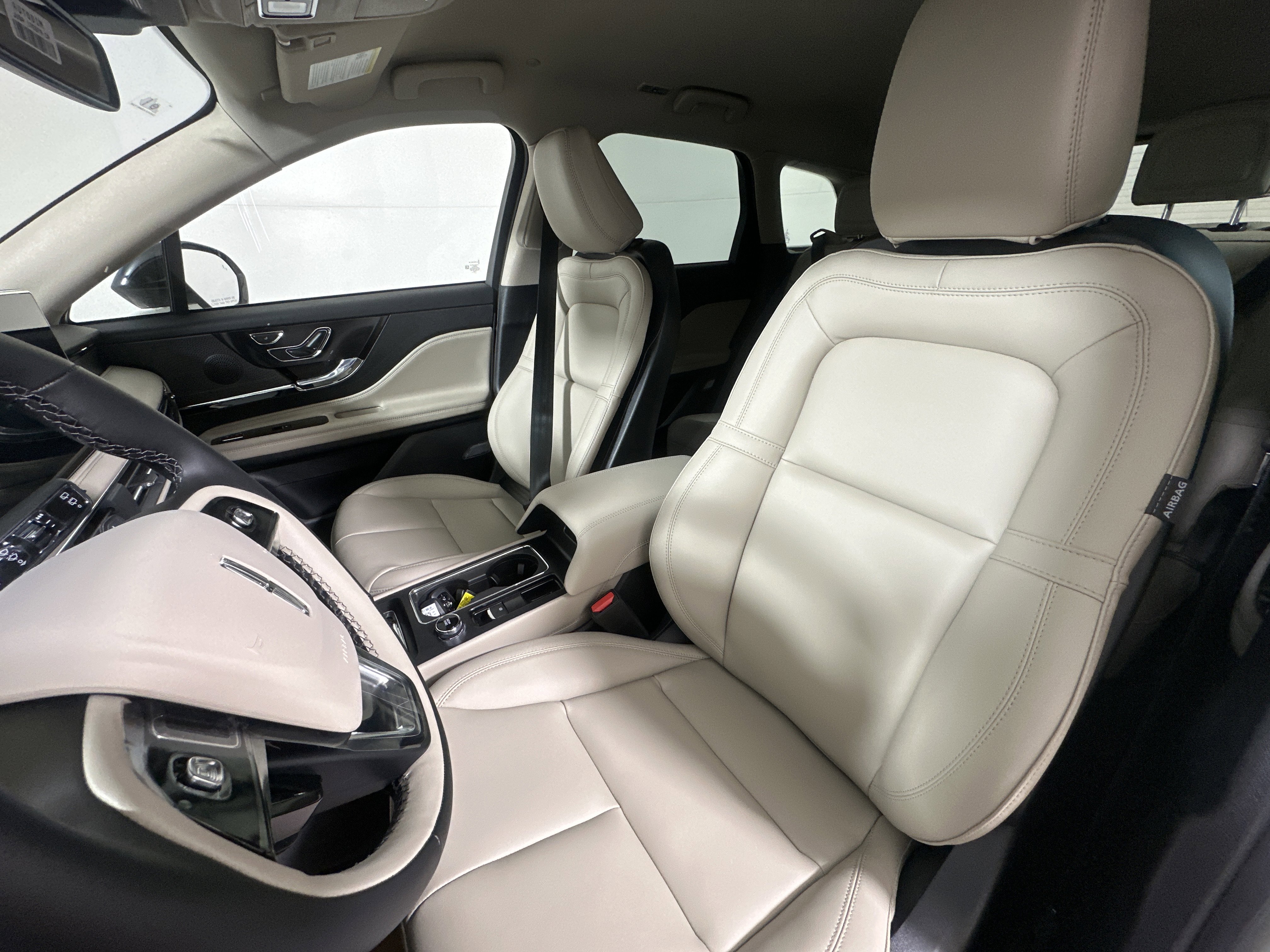 New 2025 Lincoln Corsair AWD image 9