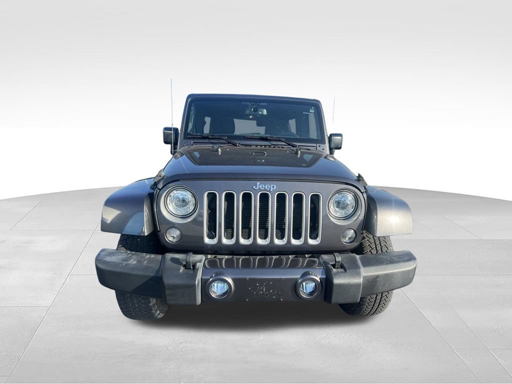 Used 2017 Jeep Wrangler Unlimited Sahara w/ Dual Top Group AWD/4WD image 19