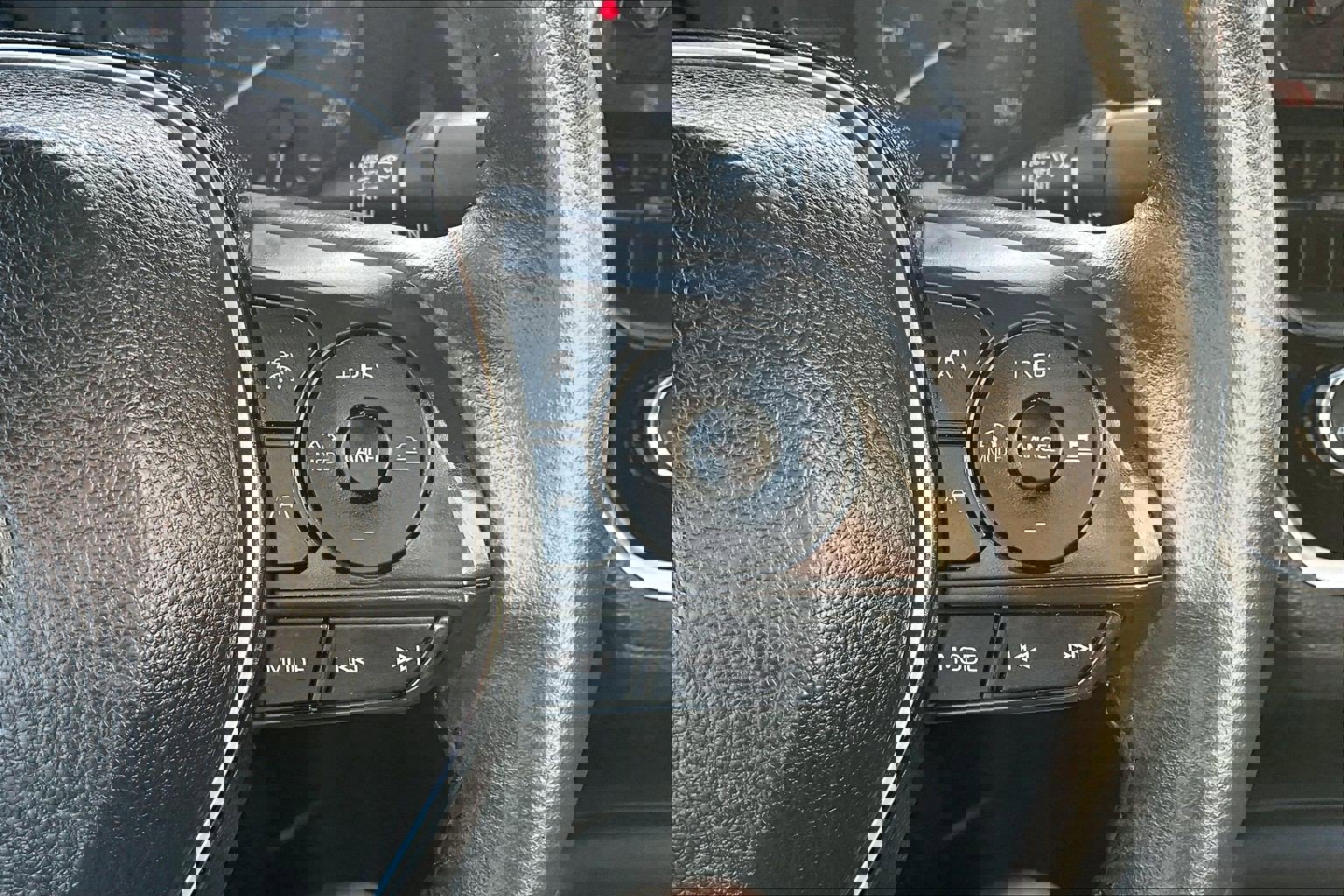 Used 2023 Toyota Corolla SE w/ SE Premium Package image 18