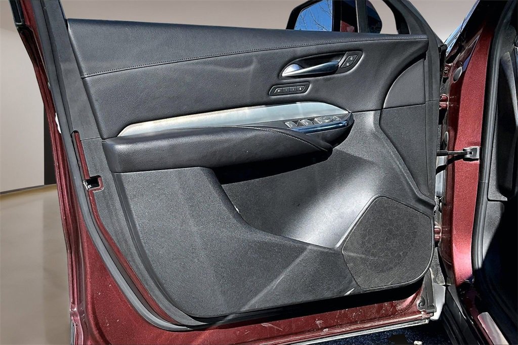 Used 2023 Cadillac XT4 Premium Luxury image 18