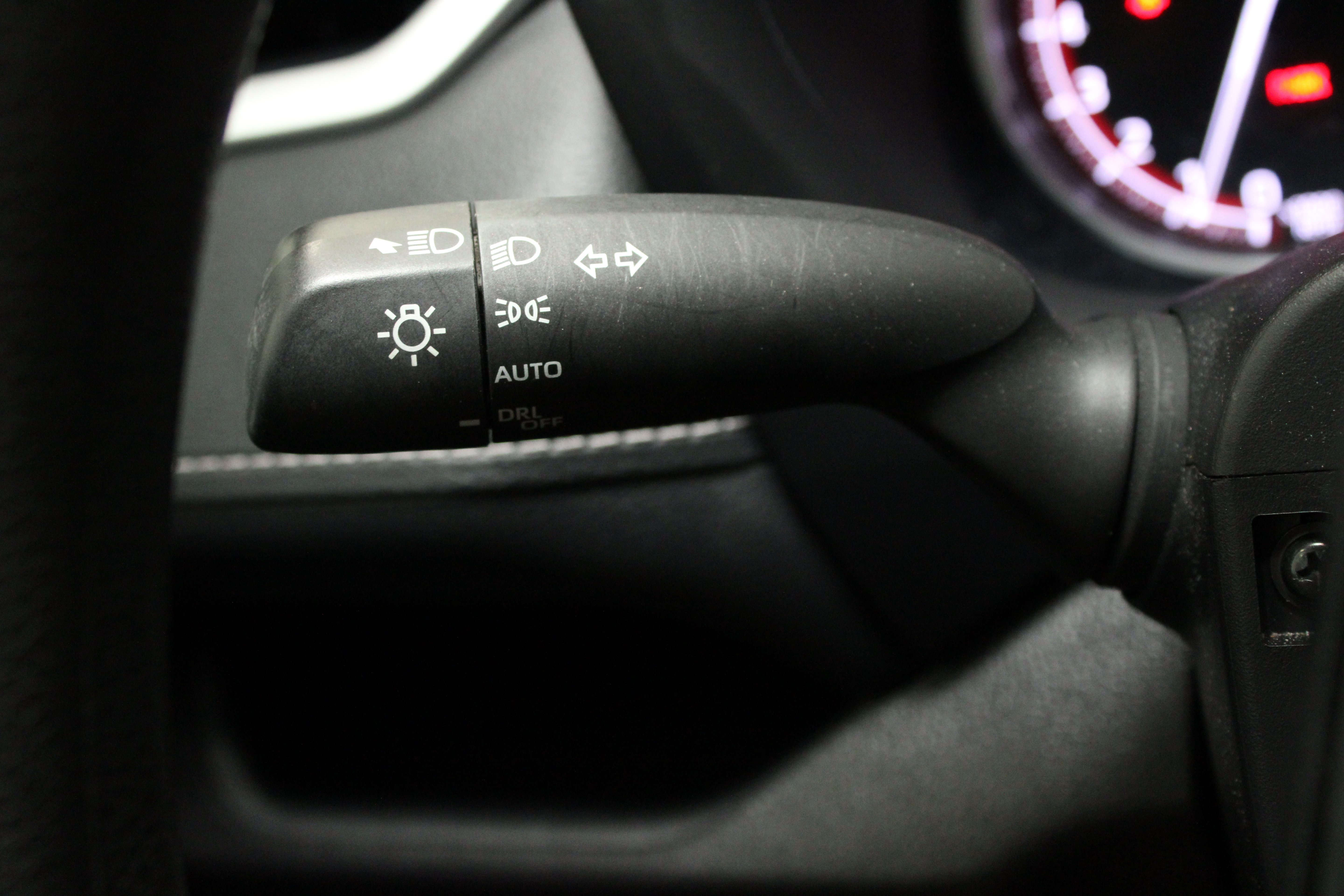 Used 2025 Toyota RAV4 XLE w/ Convenience Package FWD image 25