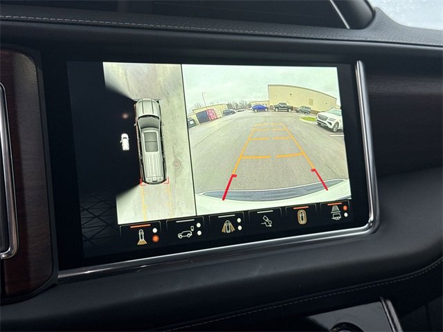 Used 2023 GMC Yukon Denali Ultimate image 17