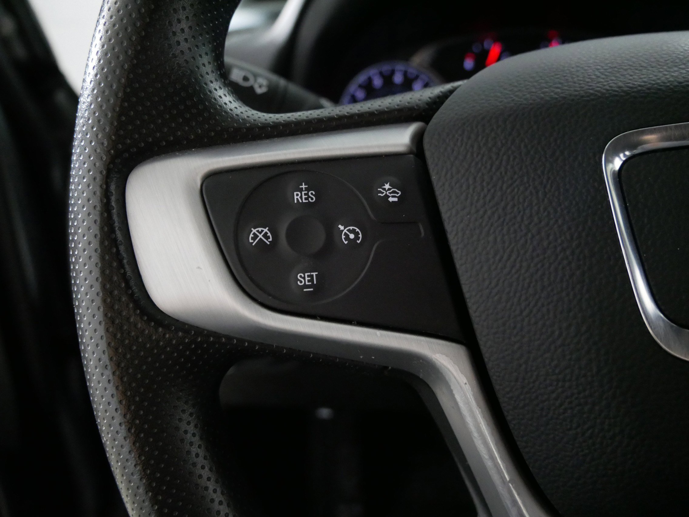 Used 2024 GMC Terrain SLE image 27