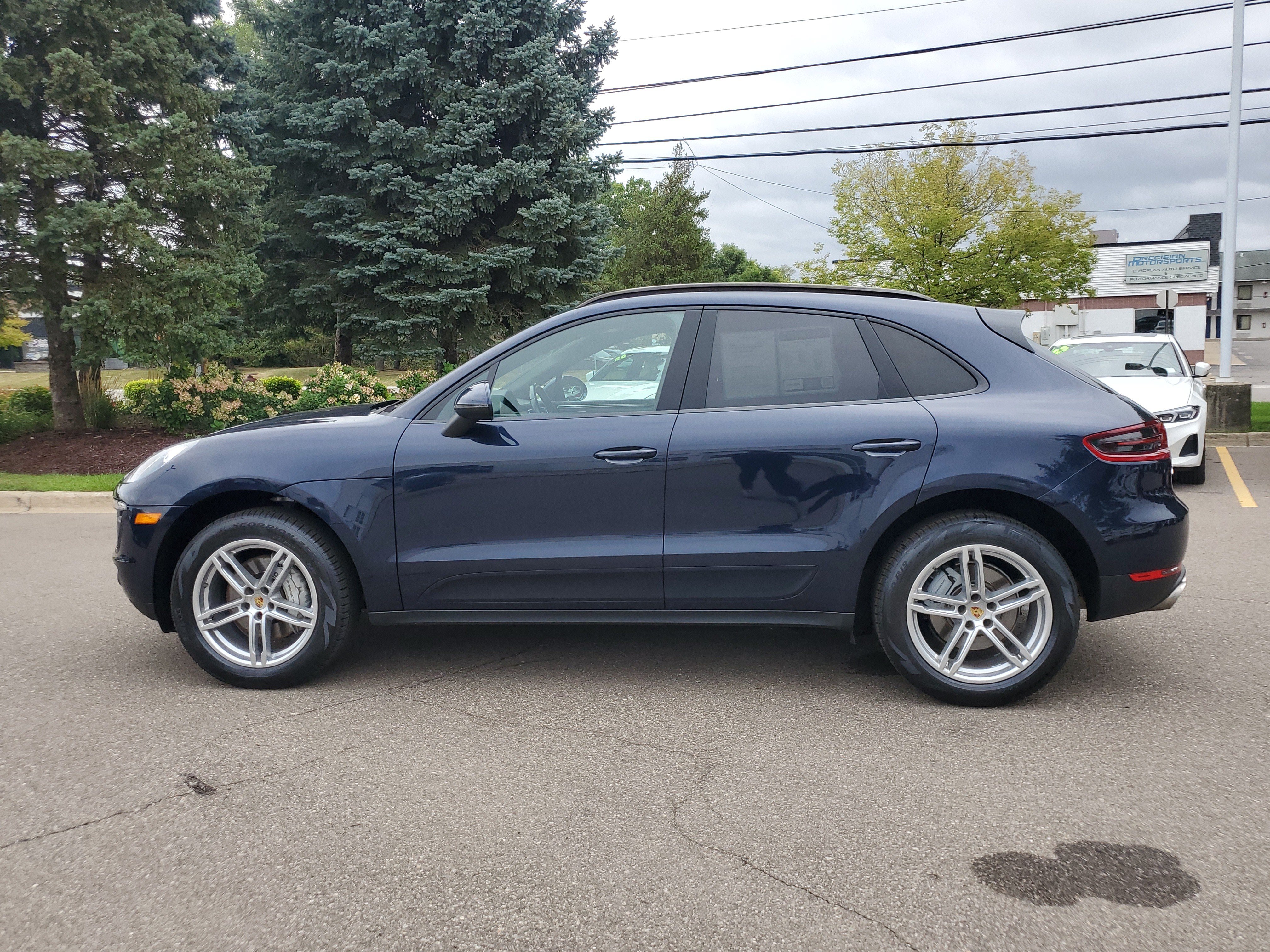Used 2018 Porsche Macan S AWD/4WD image 2