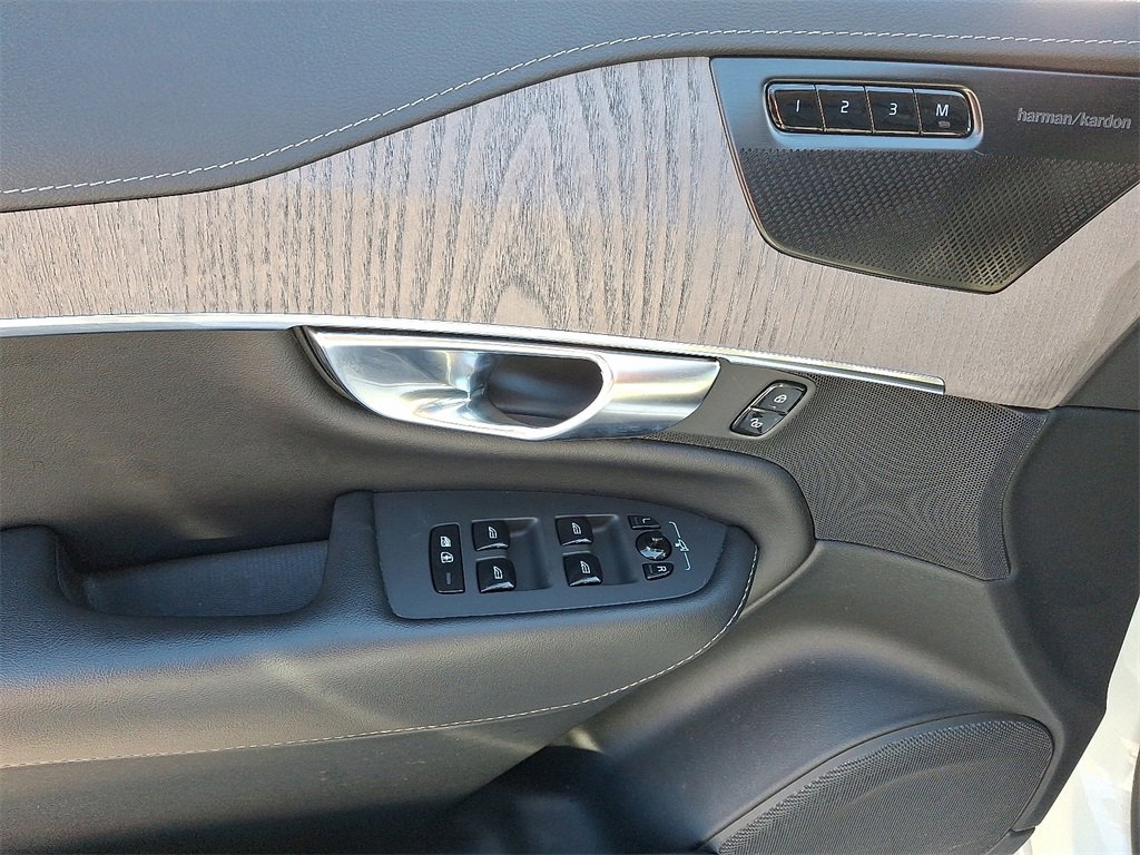 Used 2022 Volvo XC90 T6 Inscription w/ Advanced Package image 12