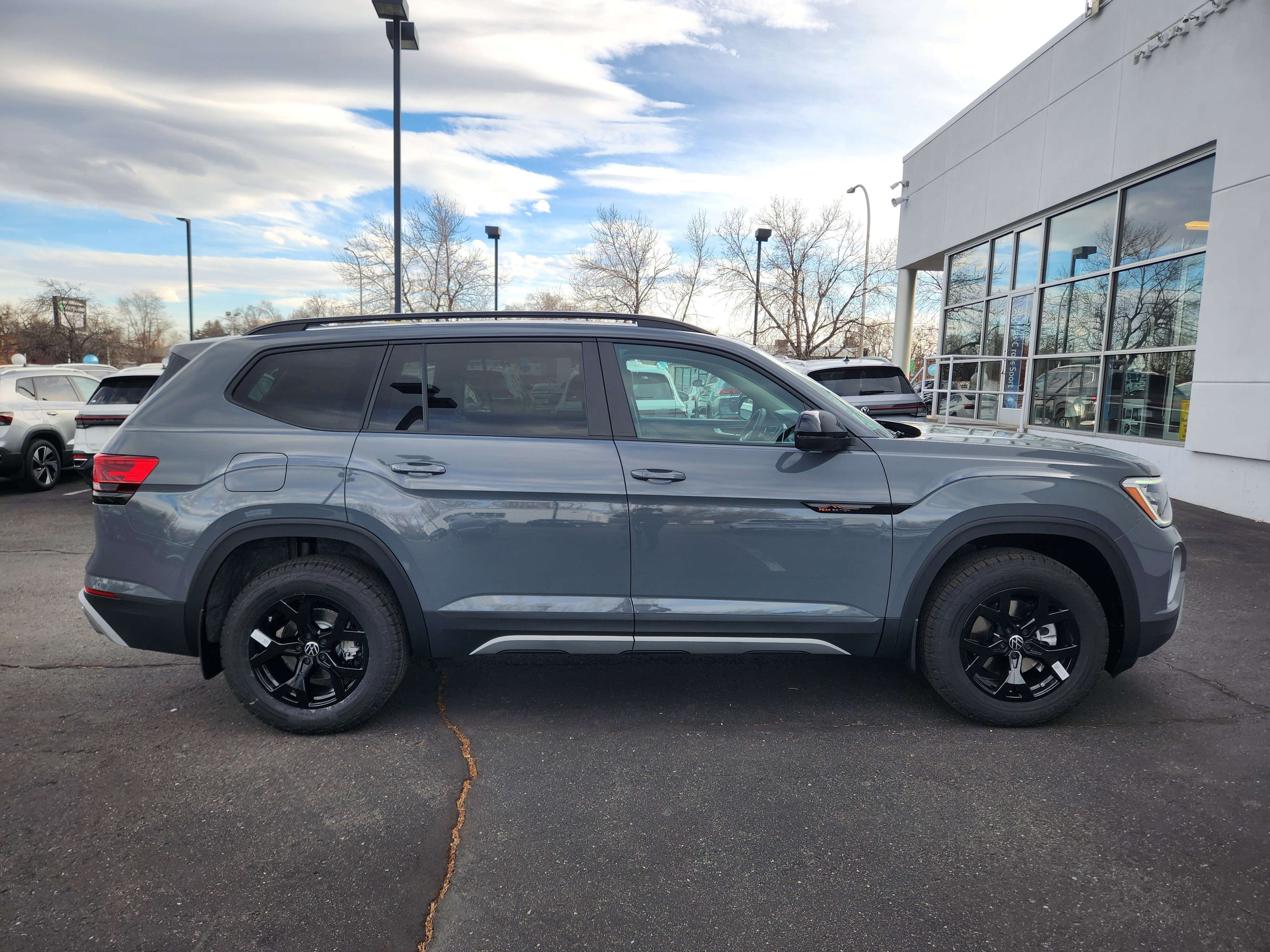 New 2026 Volkswagen Atlas Peak Edition AWD/4WD image 7