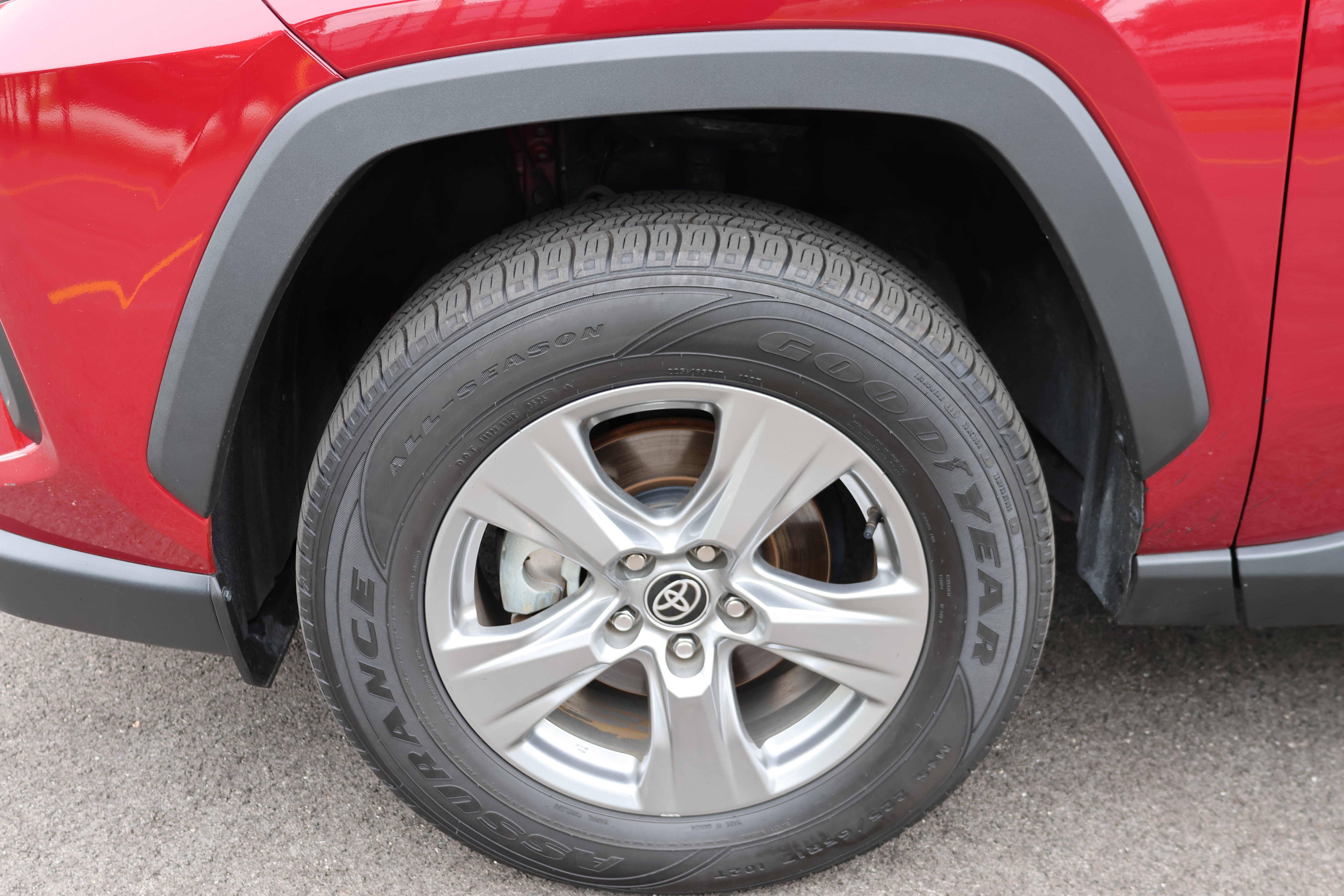 Used 2025 Toyota RAV4 LE AWD/4WD image 9