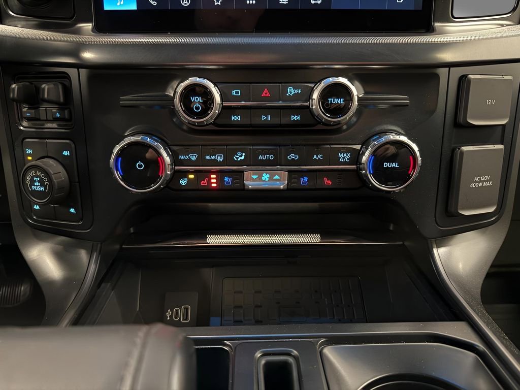 Used 2025 Ford F150 Lariat w/ Equipment Group 501A Mid image 16