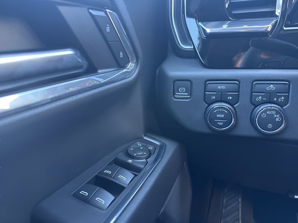 Used 2024 Chevrolet Silverado 1500 LT image 27