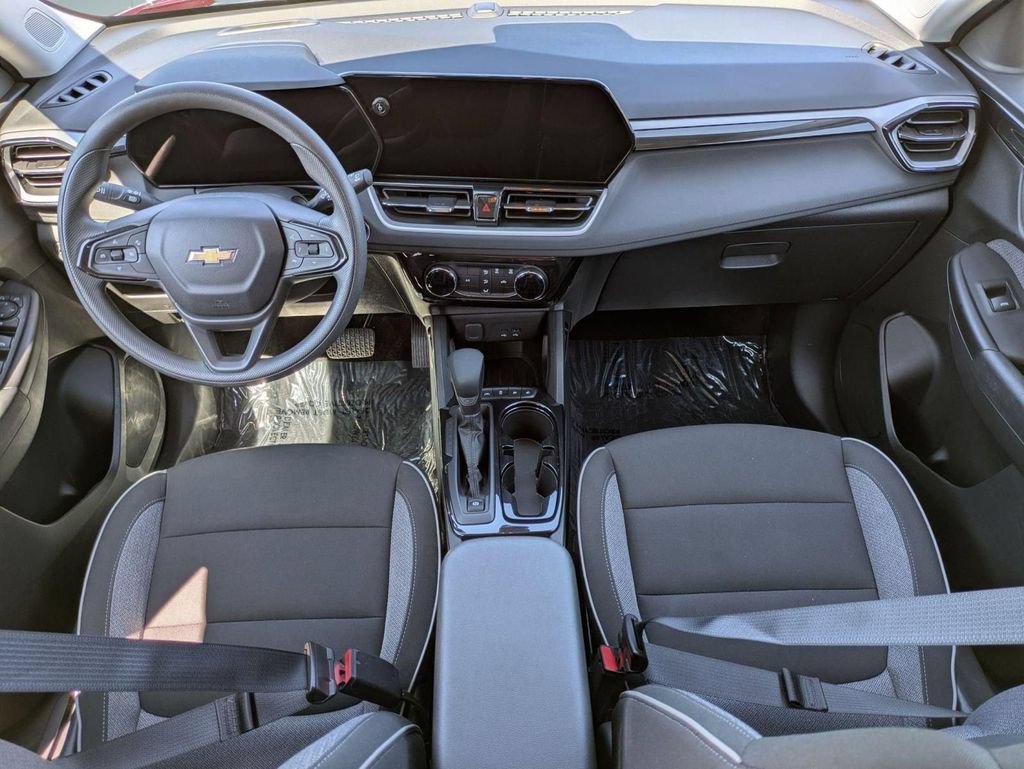 Used 2025 Chevrolet TrailBlazer LT FWD image 25