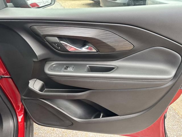 Used 2023 GMC Terrain SLT image 17