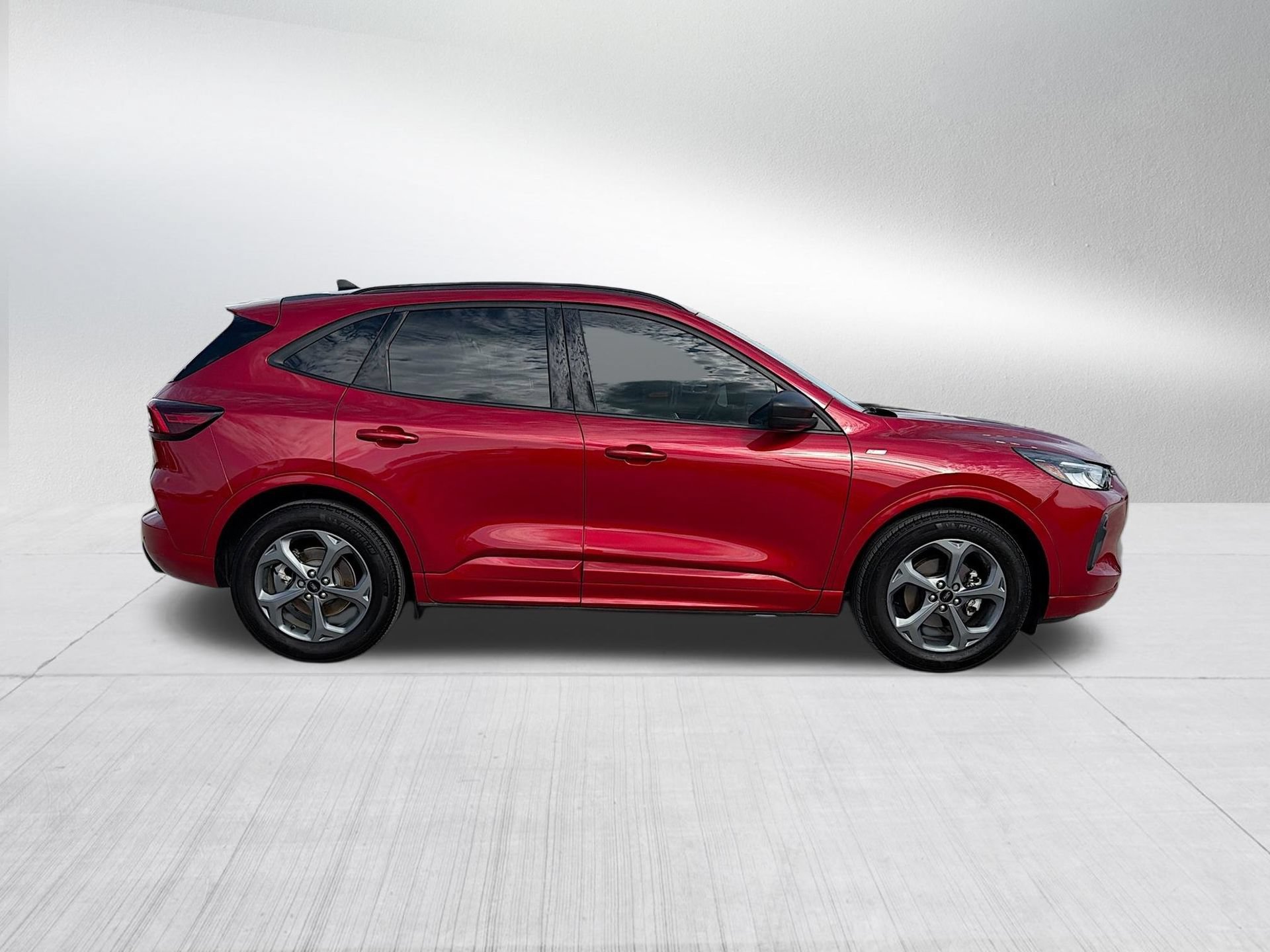 Used 2023 Ford Escape ST-Line w/ Tech Pack #1 FWD image 5
