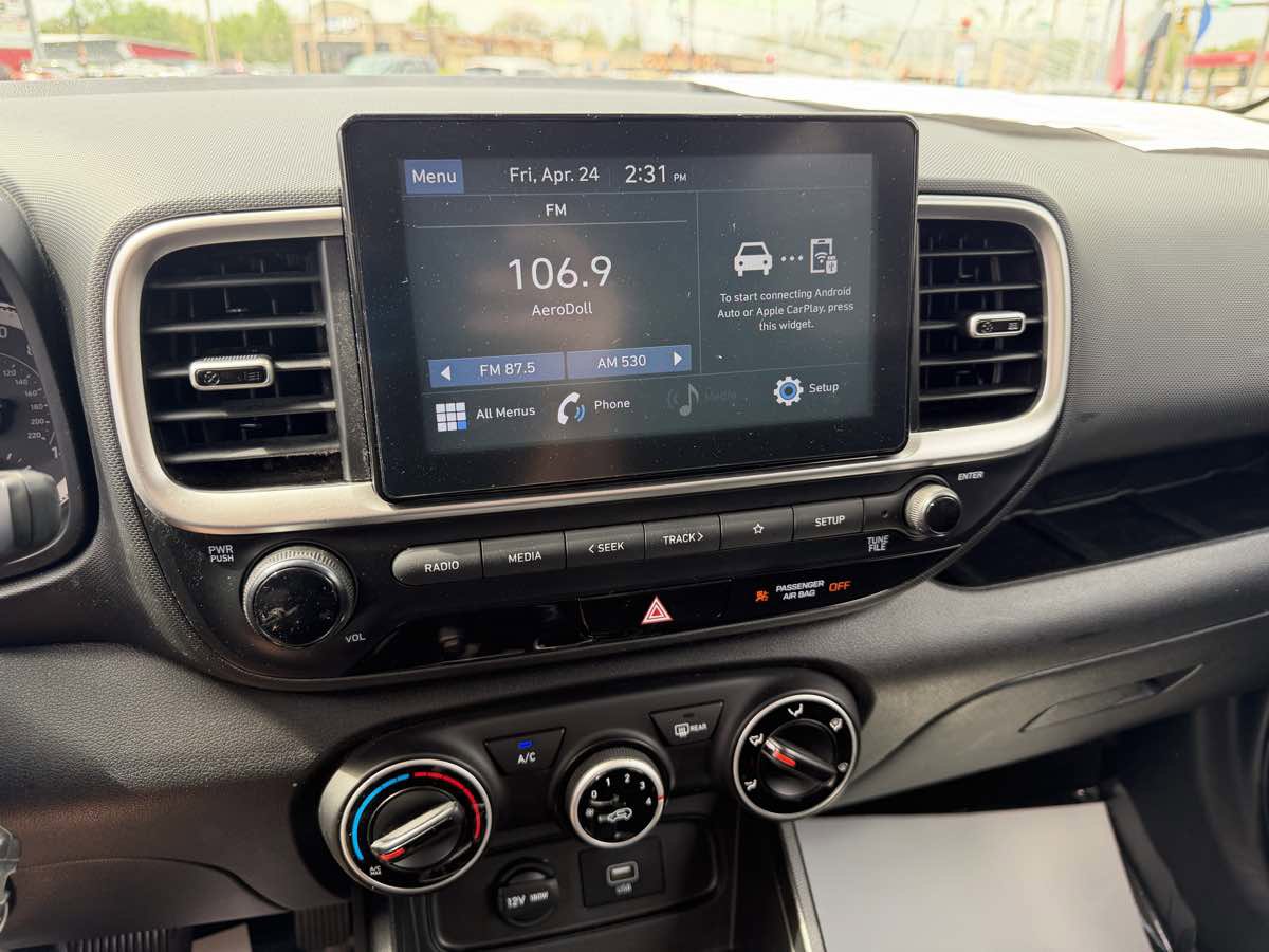 Used 2021 Hyundai Venue SE FWD image 22
