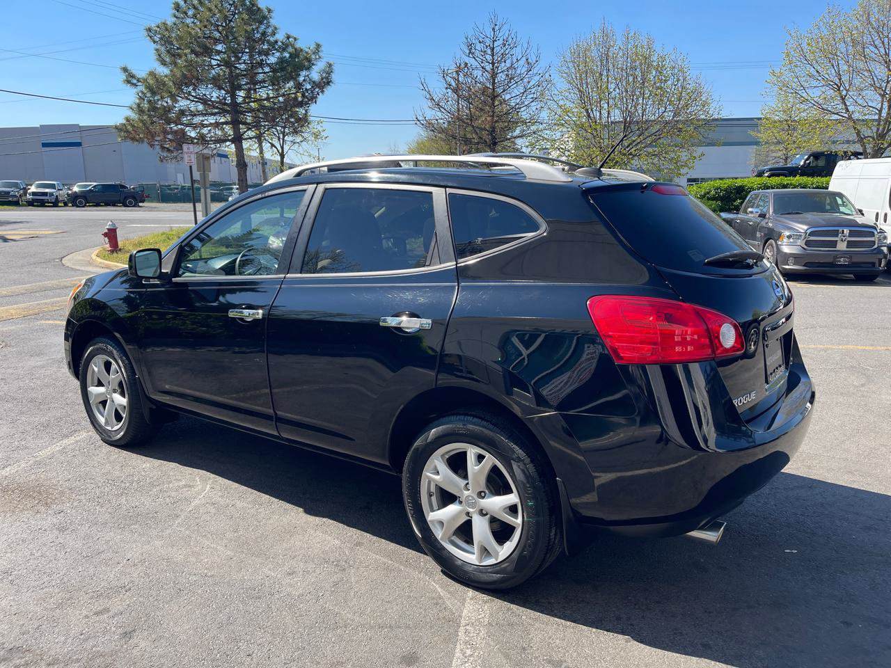 Used 2010 Nissan Rogue SL w/ Premium Pkg AWD/4WD image 6