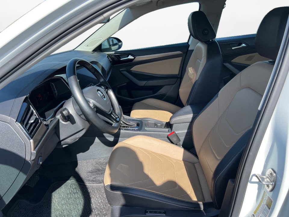 Used 2019 Volkswagen Jetta SEL Premium image 11