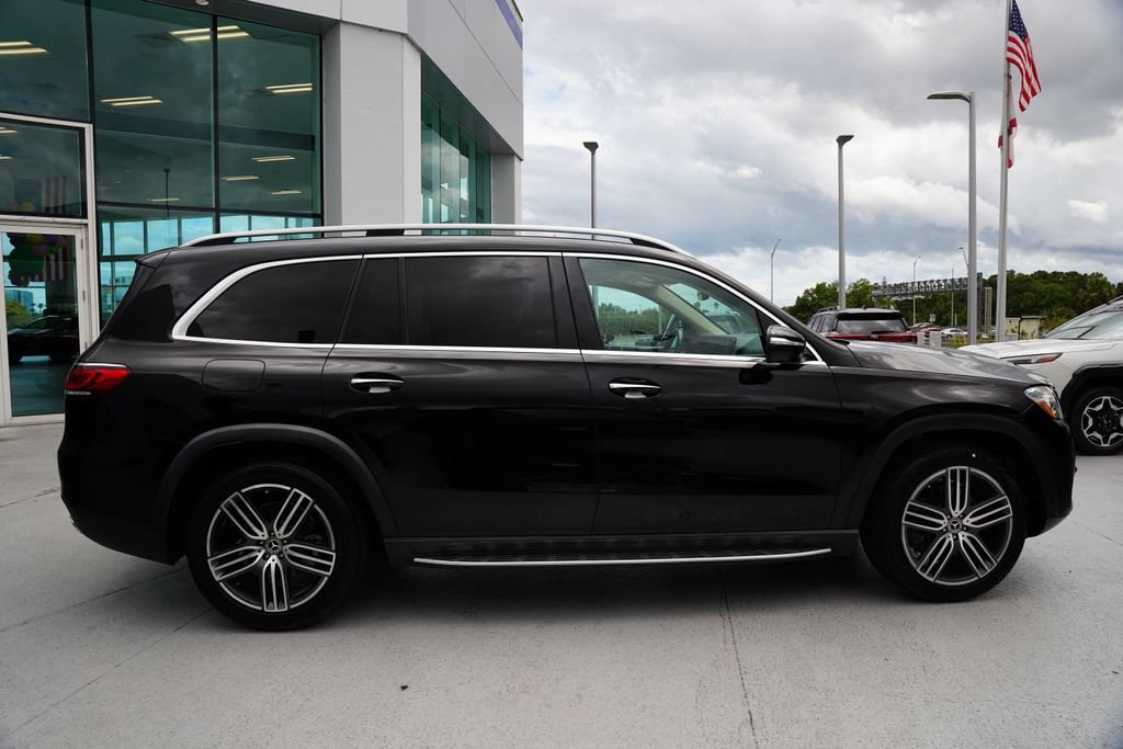 Used 2023 Mercedes-Benz GLS 450 4MATIC image 2