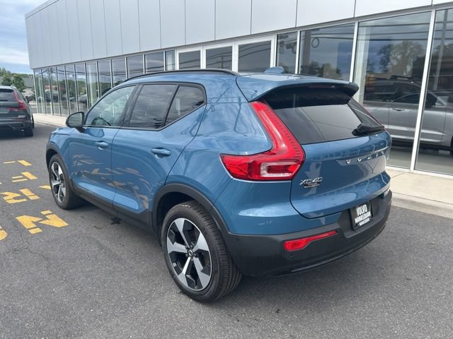 Certified 2025 Volvo XC40 B5 Plus AWD/4WD image 3