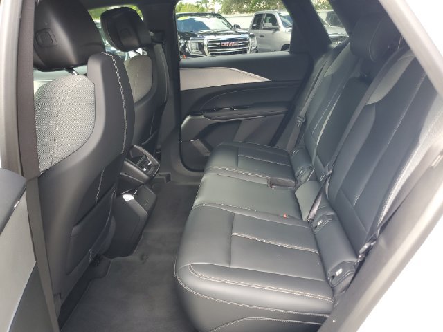 Used 2024 Cadillac Lyriq Tech RWD image 11